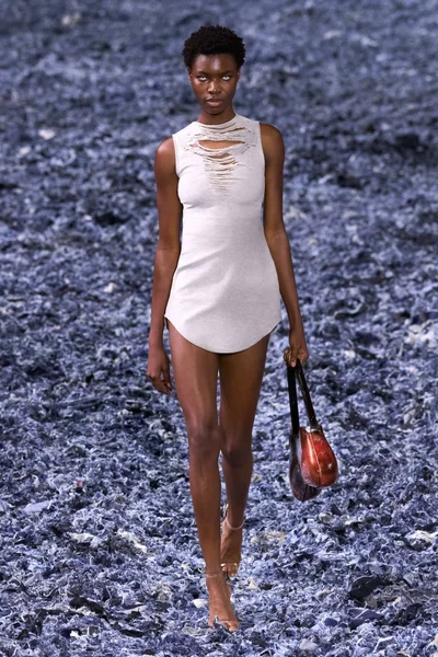 Look 8